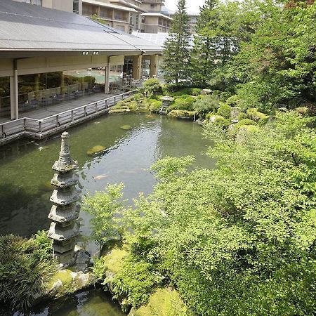 Suimeikan Gero Buitenkant foto The garden of the museum