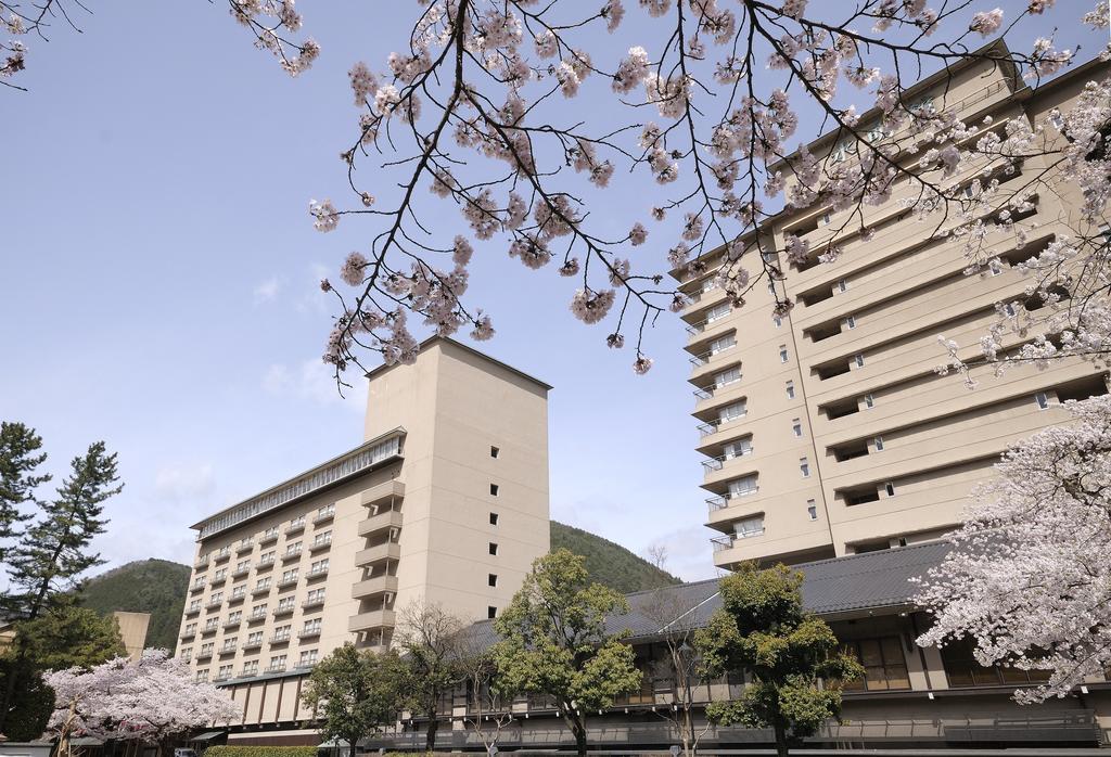 Suimeikan Gero Buitenkant foto The main campus