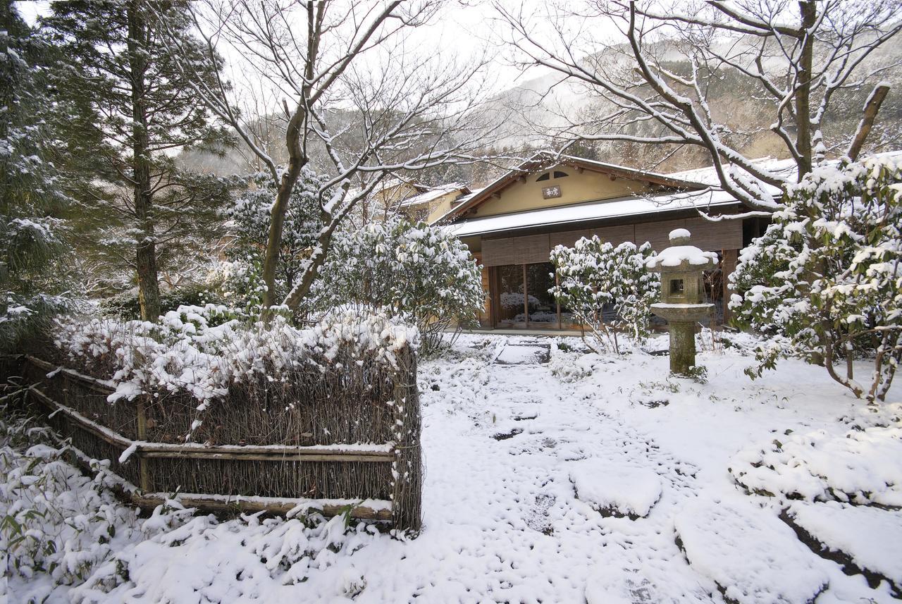 Suimeikan Gero Buitenkant foto A tea house in Kyoto