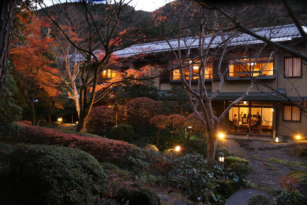 Suimeikan Gero Buitenkant foto A traditional ryokan in Kyoto
